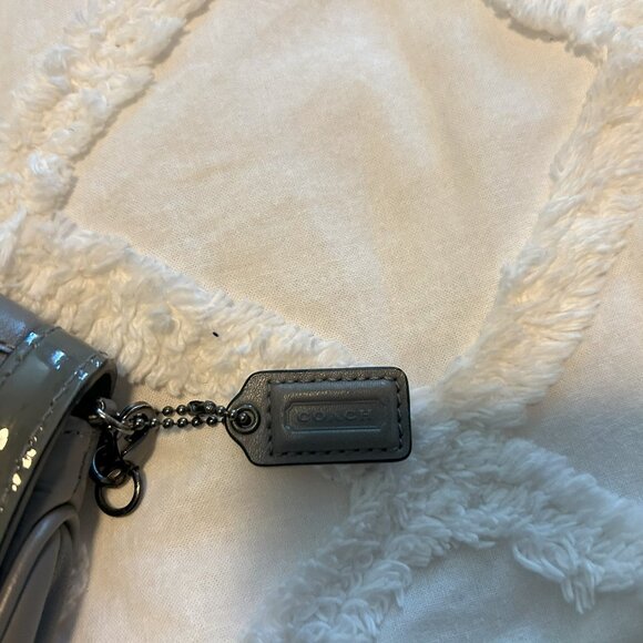 Coach medium grey leather shoulder bag with graphite chain strap - Picture 3 of 5